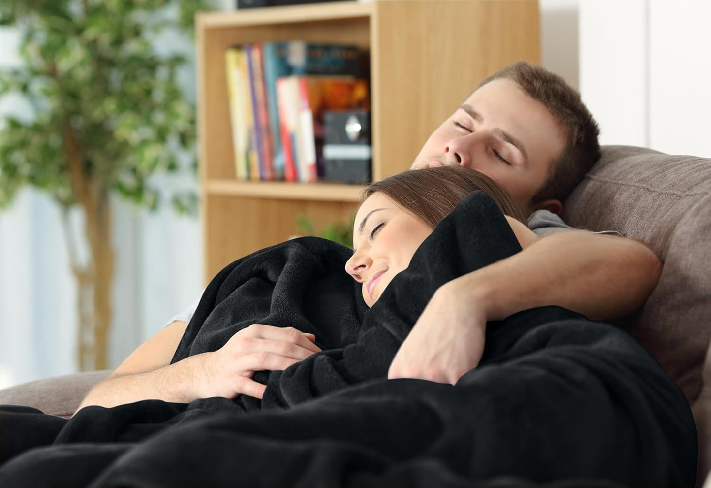 Utopia Bedding Fleece Blanket - Luxury Soft Microfiber Twin XL Size in Black (90x76 Inch)