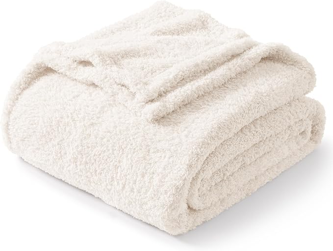 Exclusivo Mezcla Fleece King Size Bed Blanket, Ultra Soft, Lightweight and Fuzzy White Blanket for Women, Home Decor, 90x104 Inches